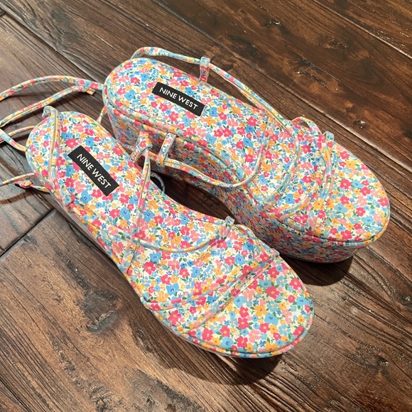Nine West Shoes - Nine West Multicolor Floral Platform Sandals